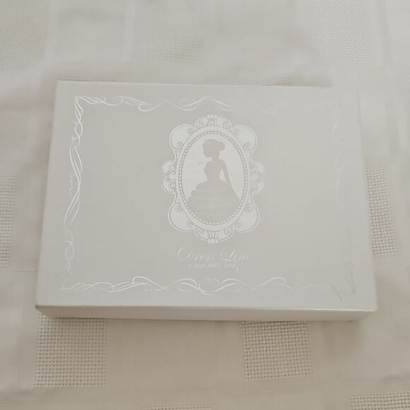 Dress Line Statement Piece Necklace & Earring Set Crystal White - Picture 15 of 16